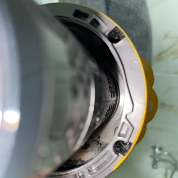 Dyson Çekim Gücü İyi Olmayan Makinemin Tozdan Tıkanması