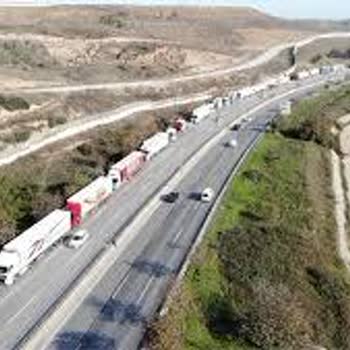 Dfds Pendik Liman Anlamsız Tır Kuyruğu