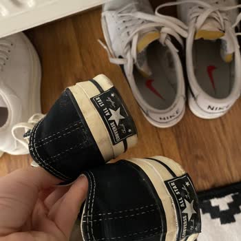 Converse Chuck Ayakkabının Sararması