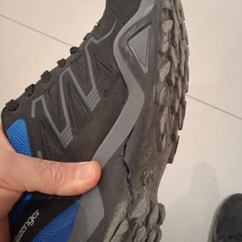 Adana Metro MARKET'ten Aldığım Ayakkabı Yırtıldı