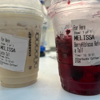 Starbucks Gereksiz Samimiyet Kurma