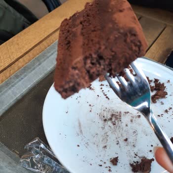 Caribou Coffee Hayatımda Yediğim En Bayat Pasta