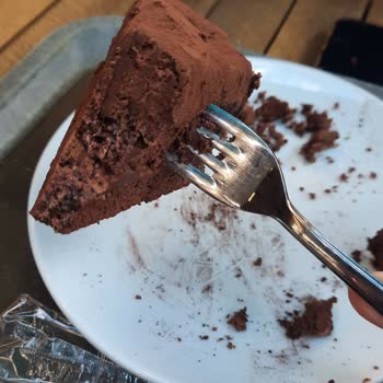 Caribou Coffee Hayatımda Yediğim En Bayat Pasta