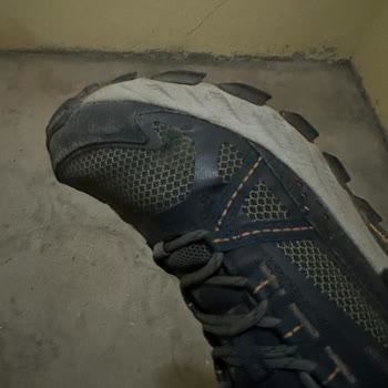 Skechers Spor Ayakkabının Deformasyonu