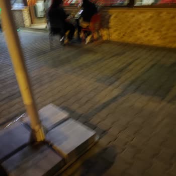 Pizza Hut Antalya Kepez'de Hijyen Ve İlgi Eksikliği