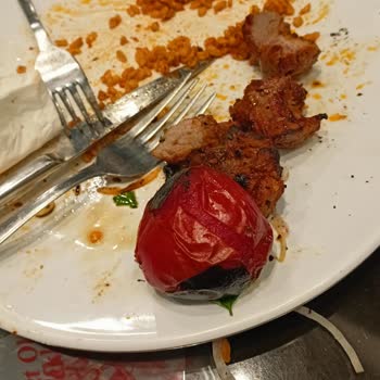 Dürümcü Bekir Usta Yanlış Sipariş İle Tavuk Yerine Kuzu Şiş Getirilmesi