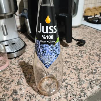 Juss Meyve Suyu Diye Satılan Şey Plastik Kokusu İçeren Zehirli Bir Atik
