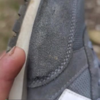 Hummel Sol Köşe Yırtık