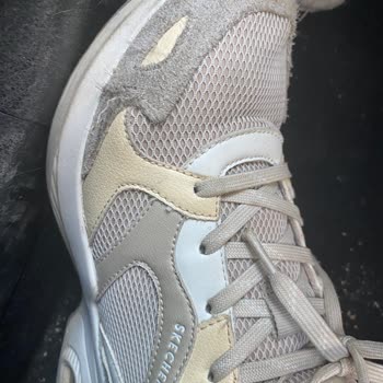 Skechers Marka UNO Kadın Beyaz Spor Ayakkabı Deforme Oldu