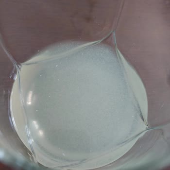 Torku Sütün İçinden Beyaz Bir Sıvı Çıktı