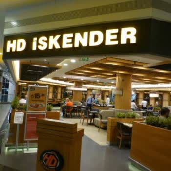 HD İskender'deki B E Y İ N S İ Z Kadın