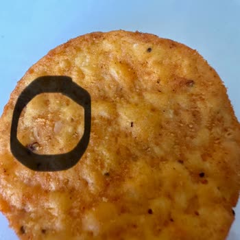 Patos Acı Baharatlı Cipsten Tırnak Çıktı