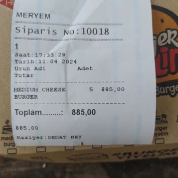 Burger Yiyelim Eksik Menü Pakete Verilmesi