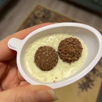 Kinder Joy Çikolatasındaki Kabarcıklar