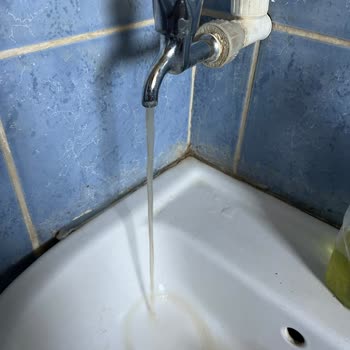 İzmir Büyükşehir Belediyesi Tire Şebeke Suyu Çamur Akıyor