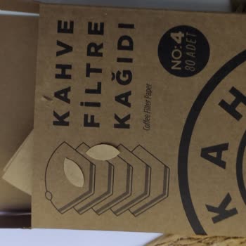 Kahve Dünyası Fitre Kahve Kağıtları İçerisinde Çıkan Kağıt Parçaları.