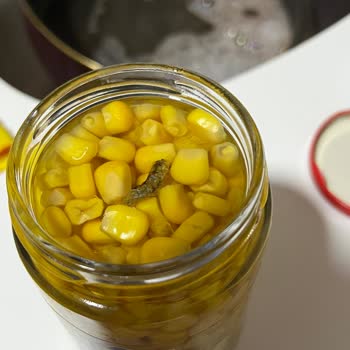 Burcu Gıda Marka Mısır Kavanozdan Kurt Çıktı.