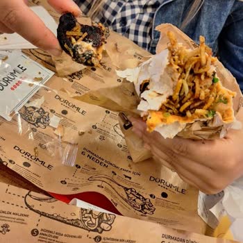 Dürümle Yanık Ve Özensiz İlgisiz