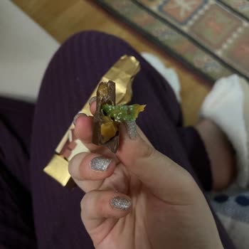 Bind Çikolata İçinden Çıkan Sert Plastik Cisim