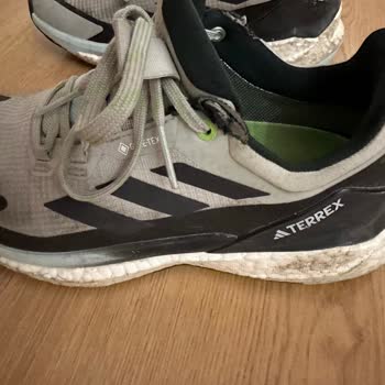 Adidas Ordu Mağazasından Aldığım Outdoor Ayakkabı Paramparça Oldu