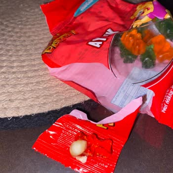 BİM Jelly Party Adlı Jelibondan Çıkan Kötü Cisim