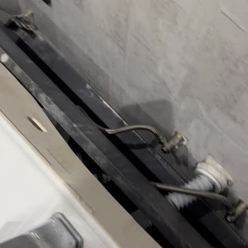Bien Seramik Banyoya Taktıkları Altı Dolaplı Evye Kızımın Ayağına Düştü