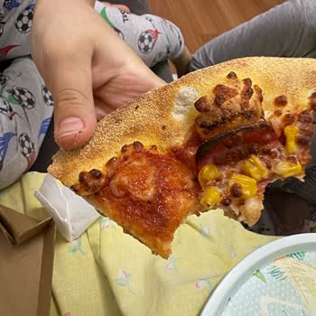 Domino's Pizza Yiyecek İçerisindeki Taban Sosu Ekşiliği