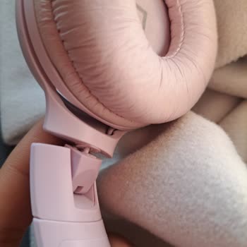 JBL Kulaklığım Takarken Kırıldı