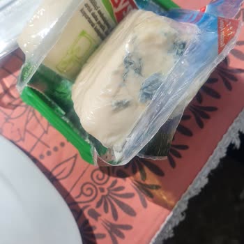 BİM Tarihle Oynuyor Peynir Küflenmiş Çıktı Tarih Daha Var