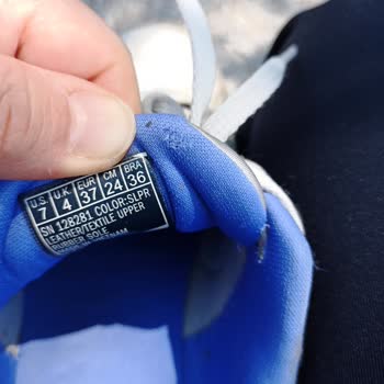 Skechers Ürünlerinin Arkasında Durmuyor.