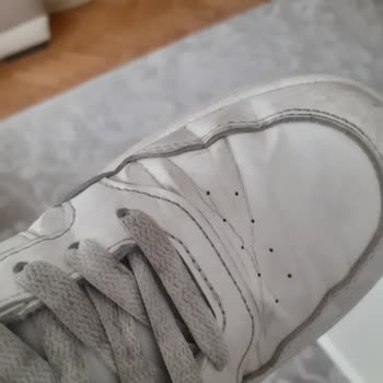 Adidas Firmasının Kalitesiz Ayakkabı Üretimi