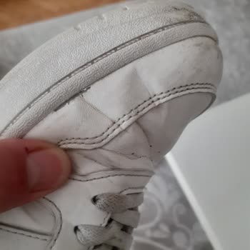 Adidas Firmasının Kalitesiz Ayakkabı Üretimi