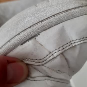 Adidas Firmasının Kalitesiz Ayakkabı Üretimi