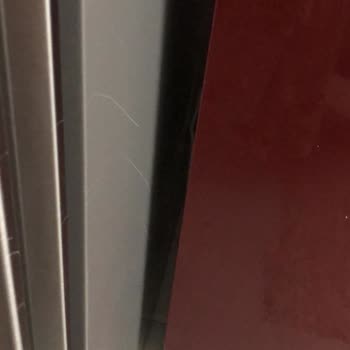 Bosch Yeni Buzdolabında Derin Çizikler: Müşteri Huzursuzluğu