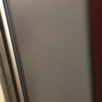 Bosch Yeni Buzdolabında Derin Çizikler: Müşteri Huzursuzluğu