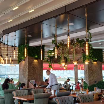 SZR 7/24 Kebap Kalitesiz Servis Ve Yetersiz Lezzet Deneyimi