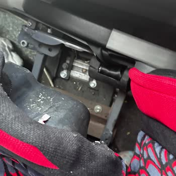 Kamil Koç Koltuğum Kırık Oturamıyorum