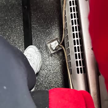 Kamil Koç Koltuğum Kırık Oturamıyorum