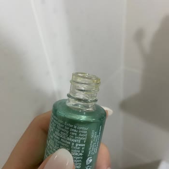Yves Rocher Paslanan Serum Çok Kötü Kokuyor
