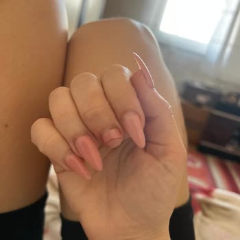 Marmara Park Manikür Salon Rezil Tırnak Yapan Salon