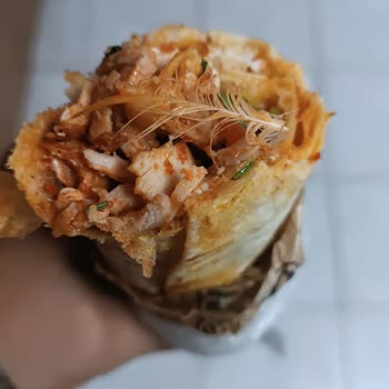 Mesut Döner (Gaziantep) Tavuk Dönerin İçinden Tavuk Tüyü Çıktı!