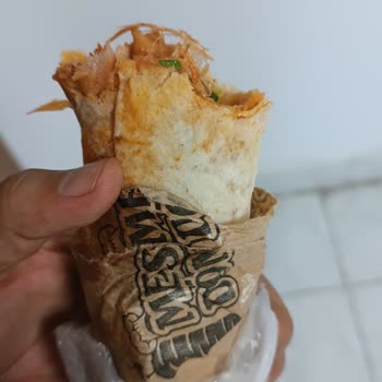 Mesut Döner (Gaziantep) Tavuk Dönerin İçinden Tavuk Tüyü Çıktı!