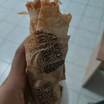 Mesut Döner (Gaziantep) Tavuk Dönerin İçinden Tavuk Tüyü Çıktı!