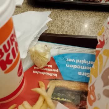 Burger King Ncity Whopper Menüde Marul Kökü