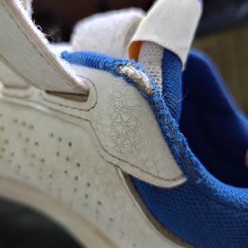 Deichmann Adidas Ayakkabı 3 Haftada Yırtıldı Her İki Tekide...