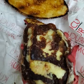 Kumrucu Ömür Yanık Ve Bayat Kumru Gönderdiler