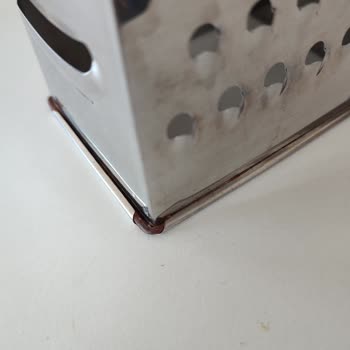 IKEA Paslanmaz Denilen Rende Paslanıyor