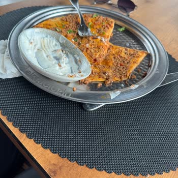 Elmacıoğlu İskender Paramızı Çöpe Attık