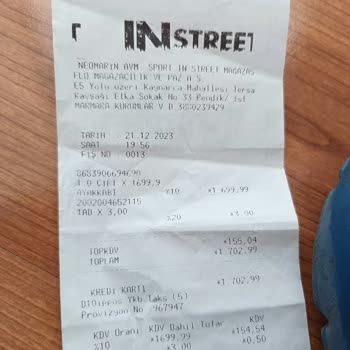 Lumberjack In Street Sattığı Ürünün Arkasında Durmuyor