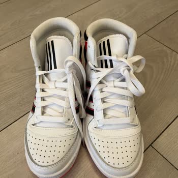 Adidas Ayakkabının Doğru Tekini Talep Ediyorum Ama İlgilenmiyorlar.